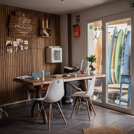 Ferrel Surf House Albergue *