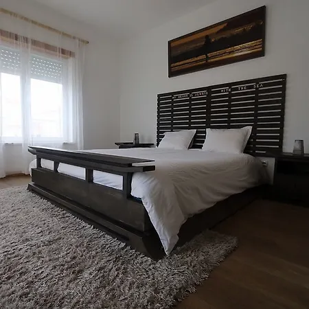 Albergue Ferrel Surf House *
